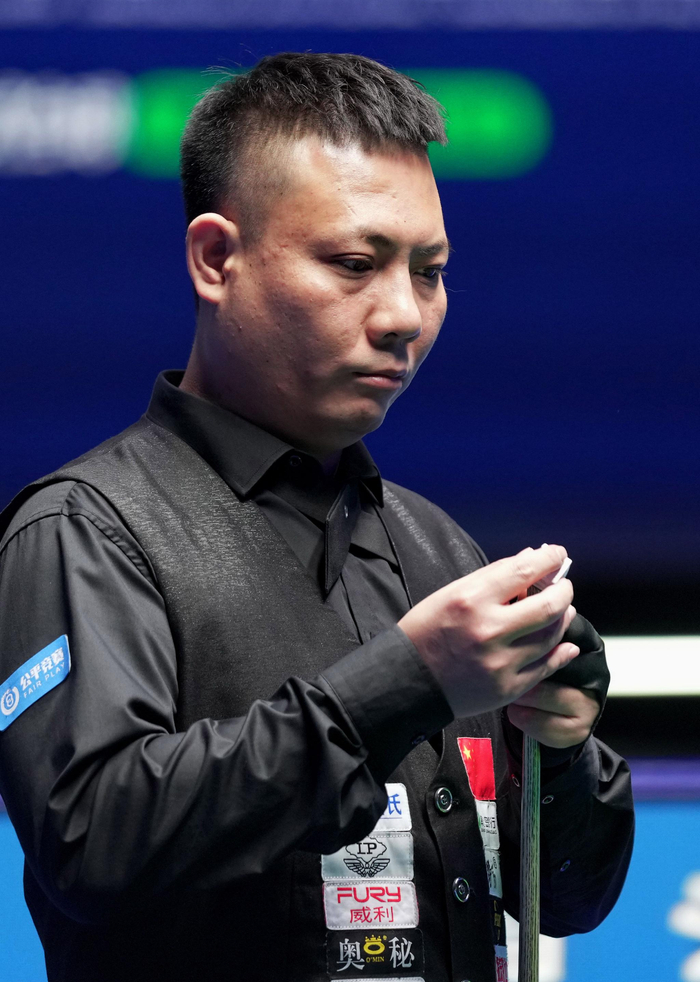 在球场中避 在球场中避