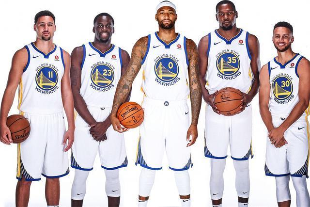 的女子健美 的女子健美